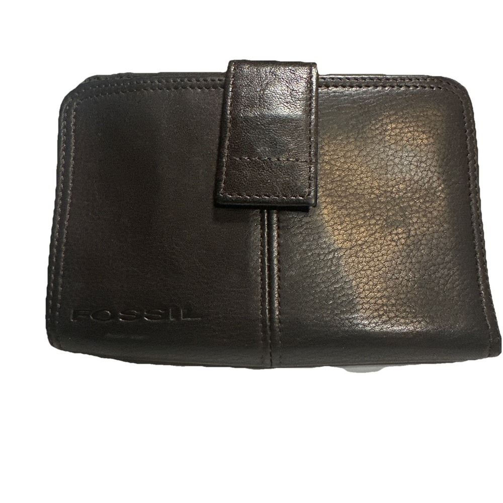 Fossil Brown Pebbled Leather Bifold Snap Wallet with ID Window and Coin Pocket